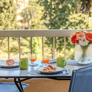 Appartement Les 15 Pins & La -your Getaway Near Sea &, Antibes