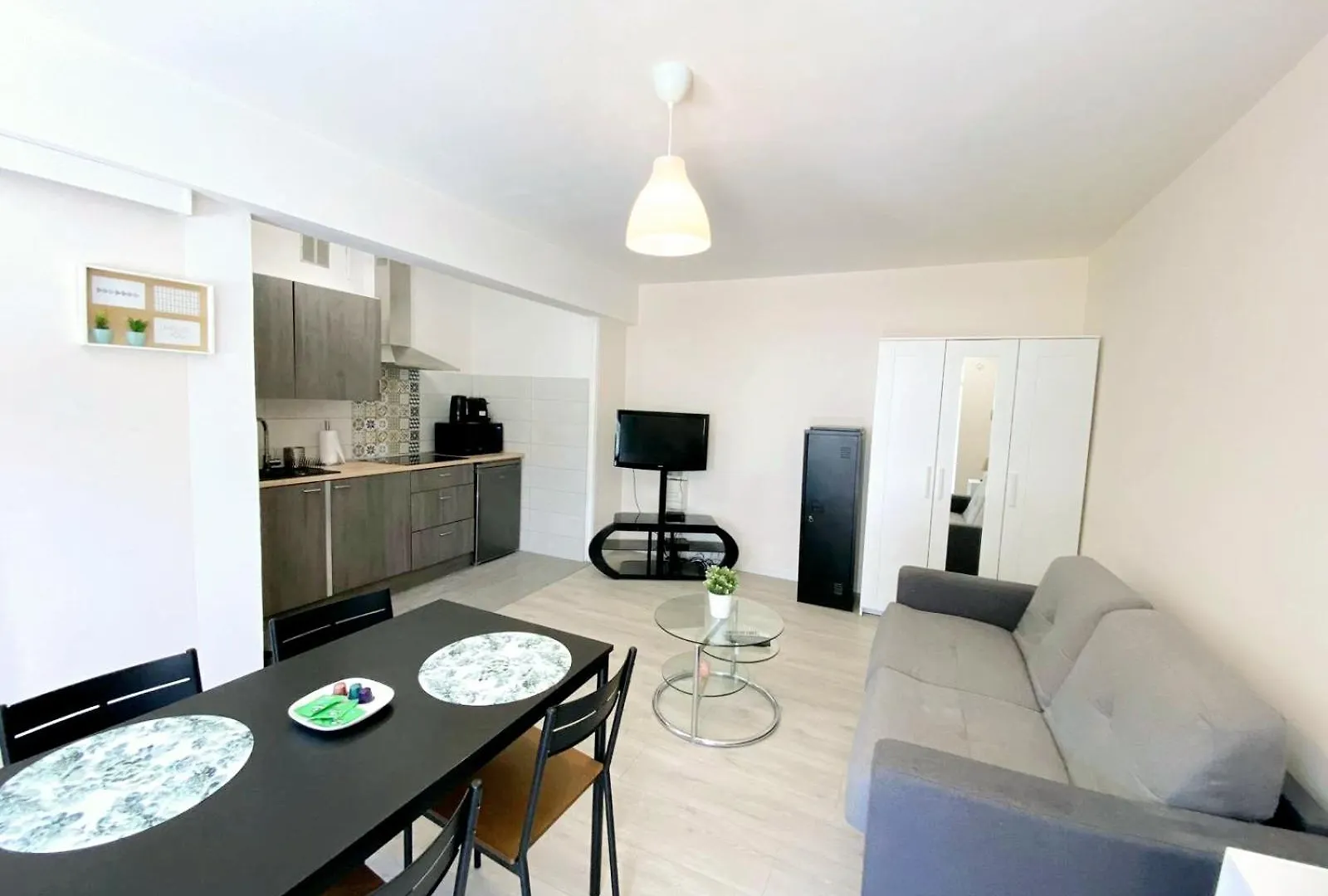 Bel Air - Studio, Proche Centre, Wifi, Climatisation Antibes France